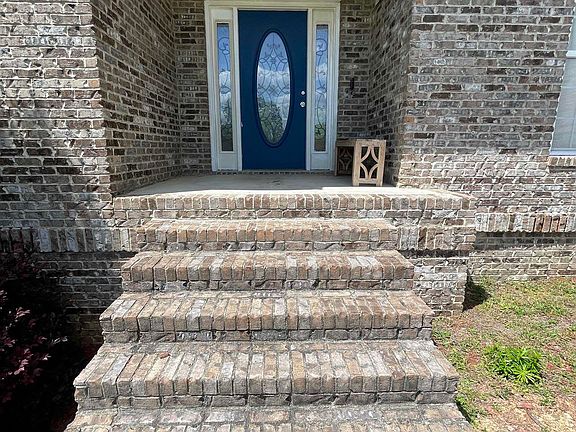 3rd image of 559 Southwood Dr