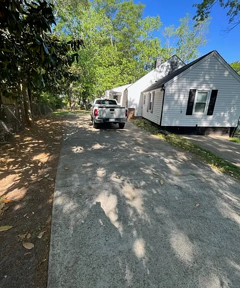 610 Park Ave — Photo 2