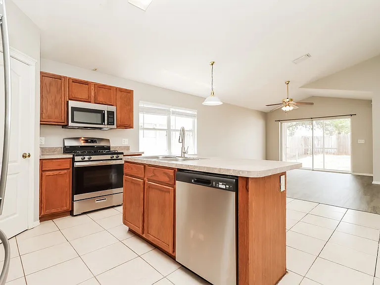 7612 Clovelly Park Pl — Photo 6