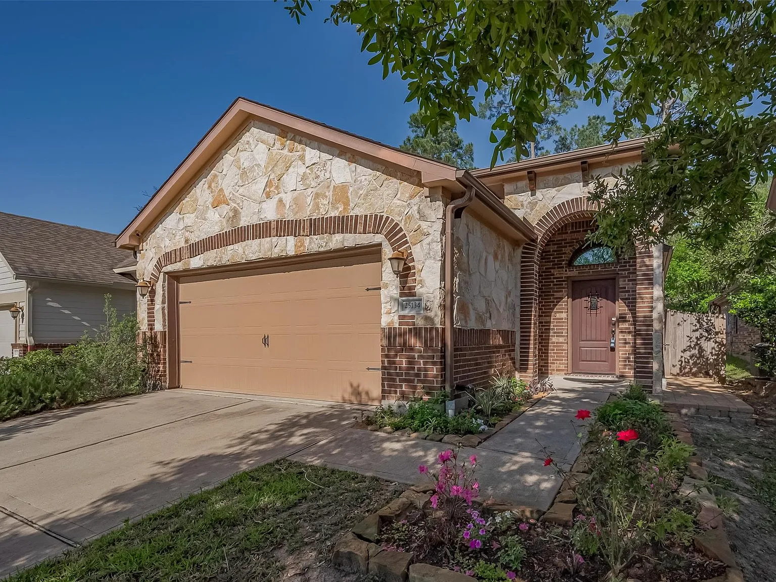 3 bed, 2.0 bath, 1548 sqft, $2,200 — Photo 4