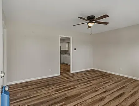 1902 Meadow Dr — Photo 6