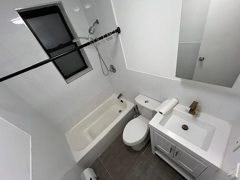 79 Bergen Ave #1E — Photo 8