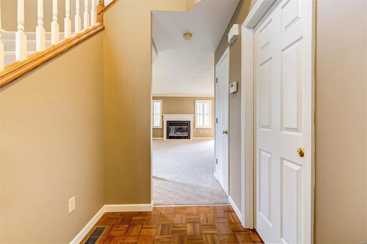 2 bed, 3.5 bath, 1350 sqft, $2,000 — Photo 2
