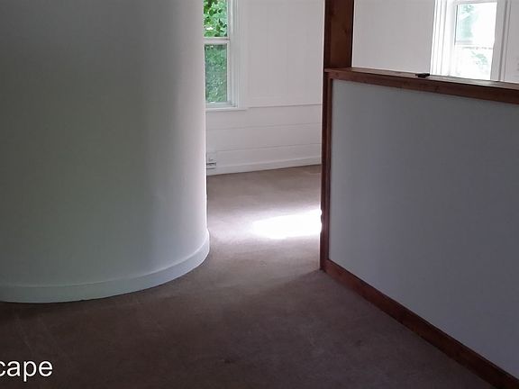 4th image of 1523 Stamm Ave