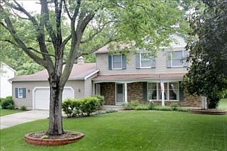 1st image of 390 Montague Dr