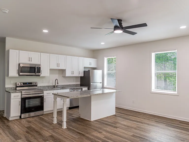 255 Love St SW #B2 — Photo 6