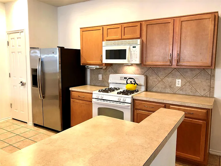 4611 Pin Oak Creek Ln — Photo 10