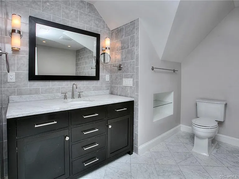 450 Center St #15 — Photo 19