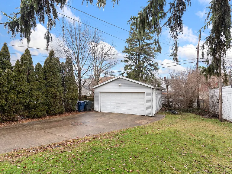 3271 Yorkshire Rd — Photo 25