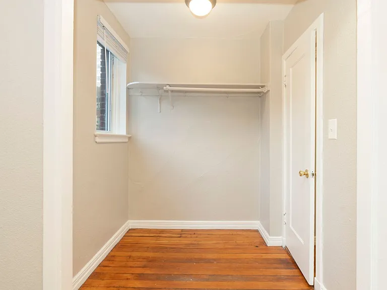Charlesgate Apartments - Vintage Studios — Photo 52