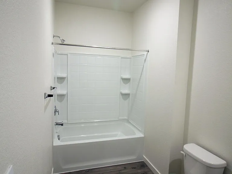 Second / guest bath