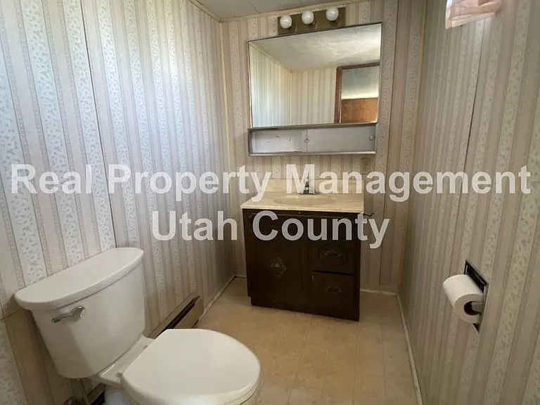 1285 W Utah Ave — Photo 18
