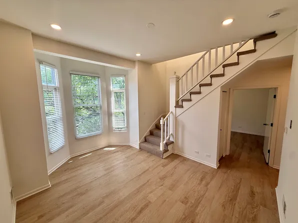 935 W Armitage Ave APT 3B, Chicago, IL 60614
