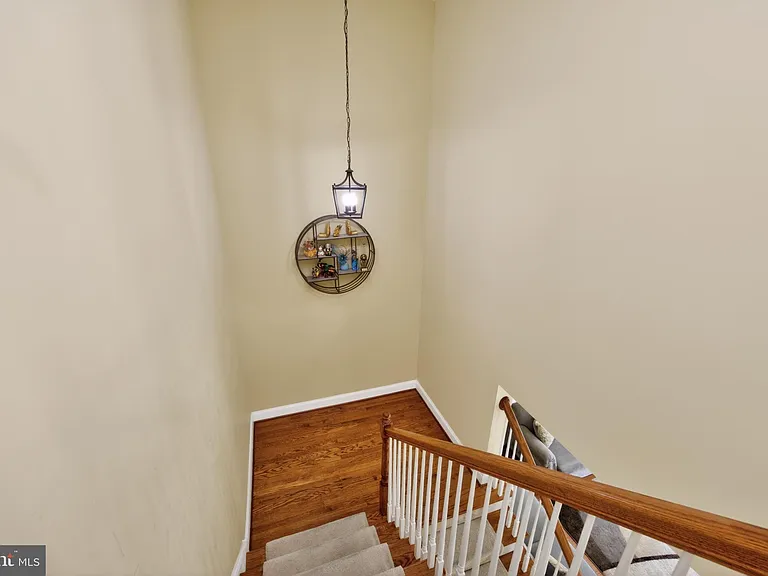 121 Shilling Ave — Photo 27