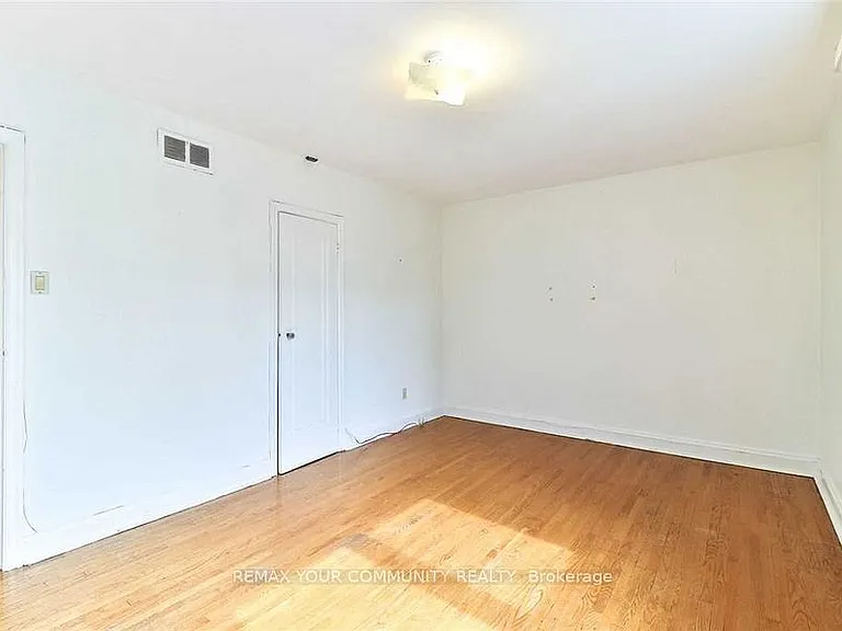 6 Lennox St #2 — Photo 8
