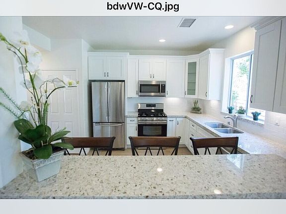 Breakfast Bar overlooking family Room