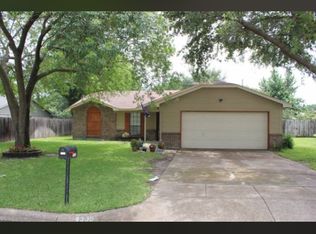 1300 Mercedes St, Benbrook, TX 76126