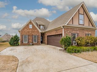 1020 Garnet Dr, Calera, AL 35040