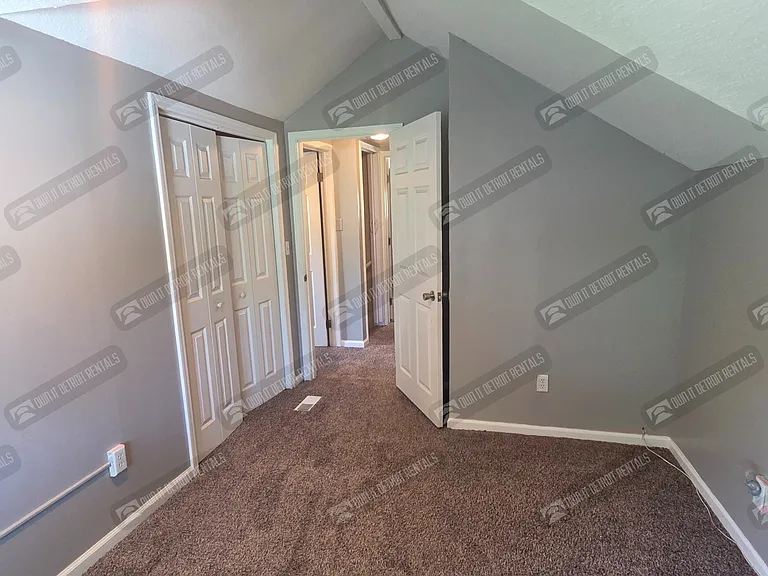 22889 Oakwood Ave — Photo 20