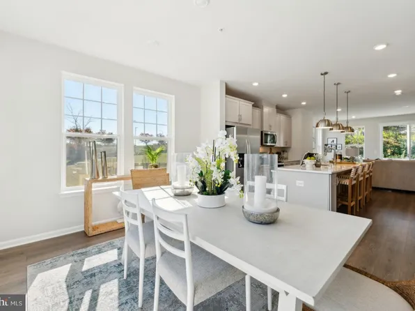 10142 Kings Grove Way, Damascus, MD 20872