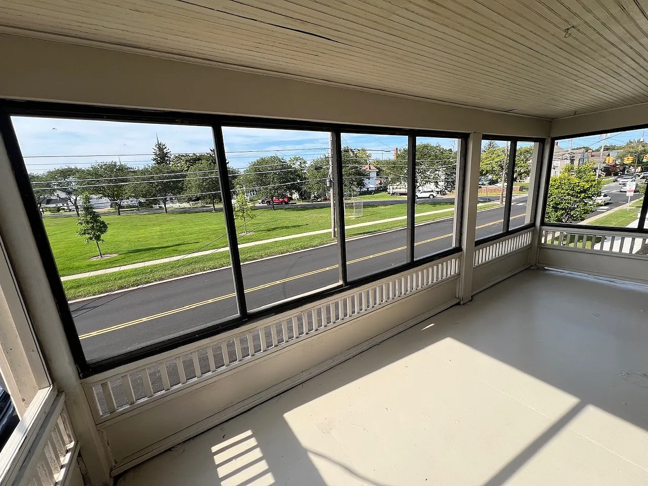 2 bed, 1000 sqft, $1,400 — Photo 2