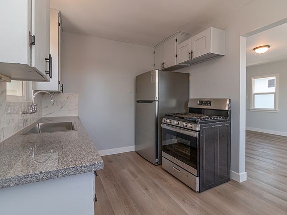 5th image of 2033 1/2 S Shenandoah St