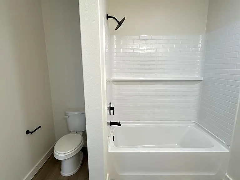 2168 Langford Ave — Photo 9