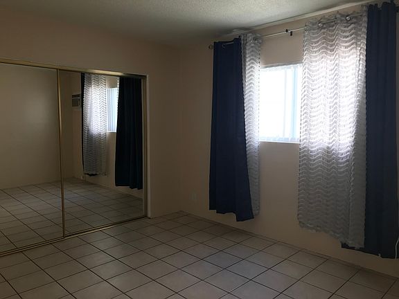 3rd image of 616 N St Andrews Pl APT 4