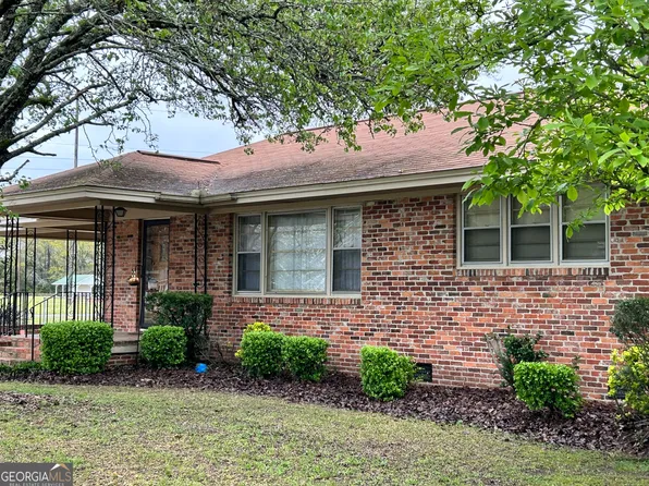 73 S Liberty St, Reynolds, GA 31076
