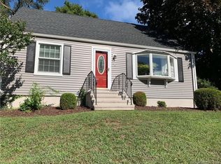 40 Marshall Ln, Derby, CT 06418