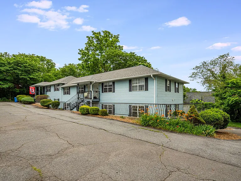 Mount Clare Avenue Apartments — Photo 1