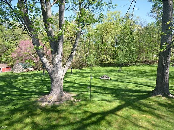 3rd image of 321 Greenbriar Dr