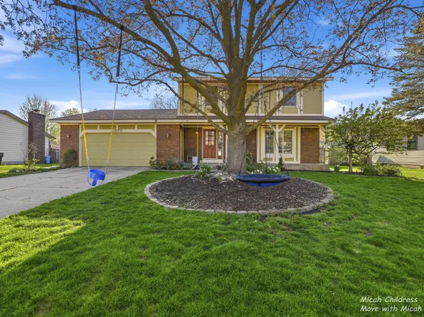 3879 Basswood Dr SW, Grandville, MI 49418