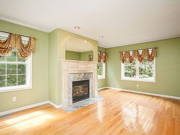 5th image of 58 San Souci Dr