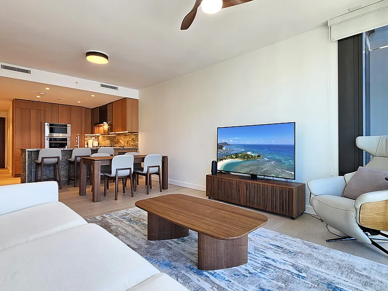 1100 Ala Moana Blvd — Photo 2