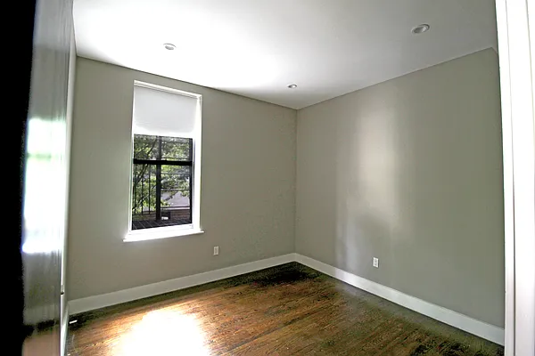Rented by Julianna Realty Corp | media 14