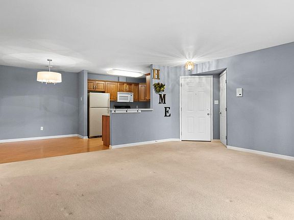 4th image of 2720 Georgetowne Dr Unit A-1