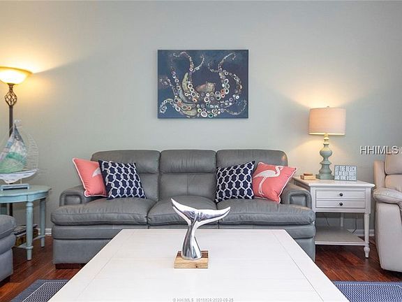 3rd image of 19 Lemoyne Ave APT 29