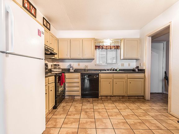 2nd image of 4433 N Stanton St APT 361
