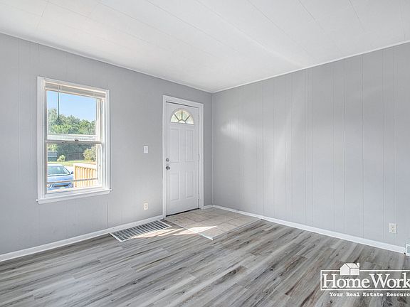 3rd image of 11793 Lincolnway Way