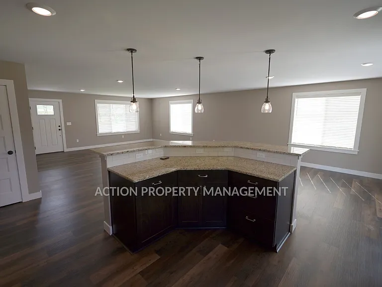 41 Victoria View St — Photo 9