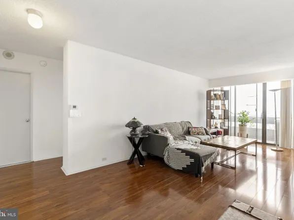 1326 Spruce St APT 2308, Philadelphia, PA 19107