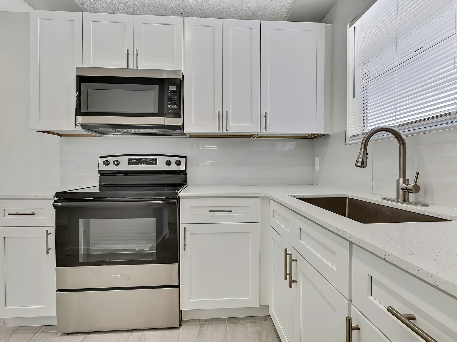 Tidewater Apartments — Photo 3
