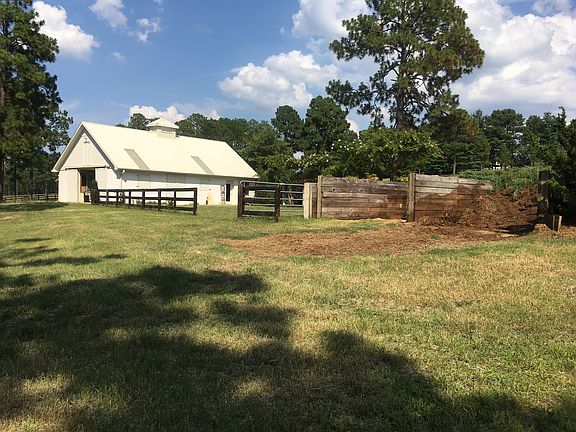 Shavings and manure bins