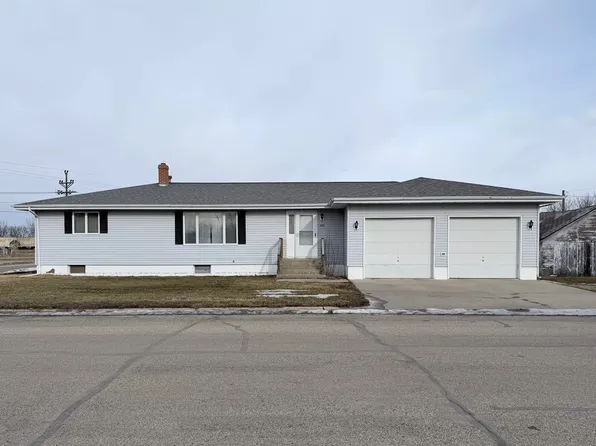 200 1st St, Underwood, ND 58576