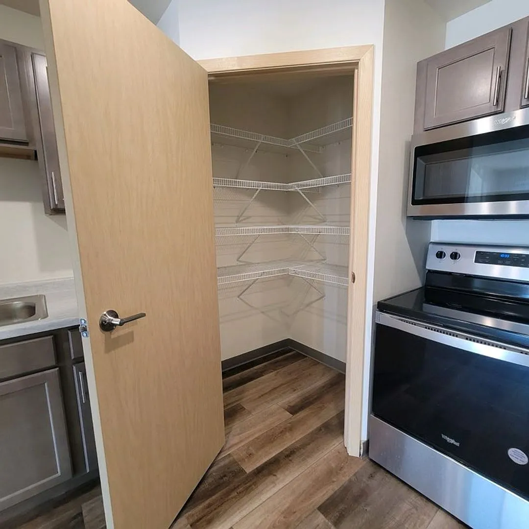 Rail10 Apartments — Photo 3
