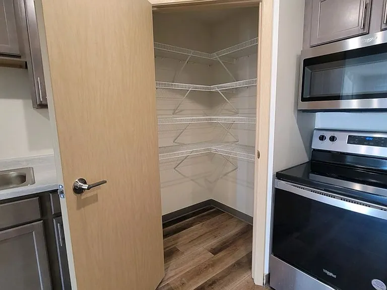 Rail10 Apartments — Photo 8