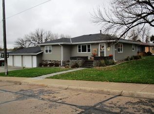1519 W 3rd St, Mccook, NE 69001