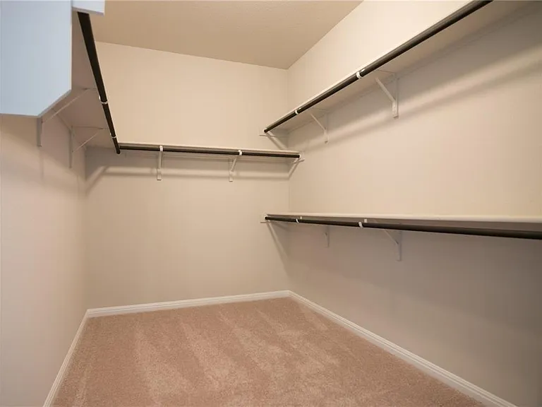 641 Schefer St — Photo 9
