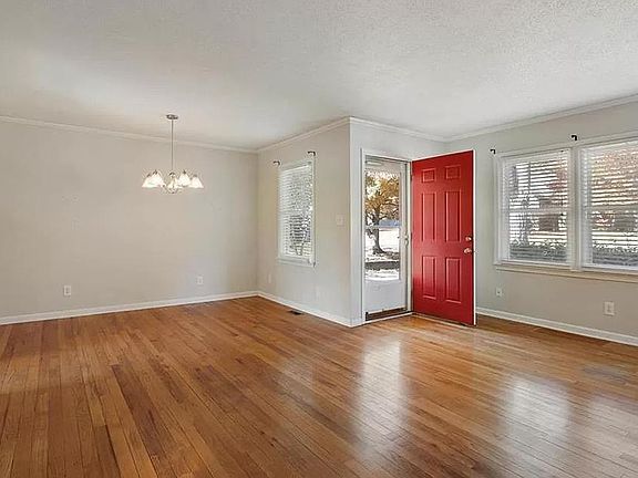 2nd image of 5121 W 58th St